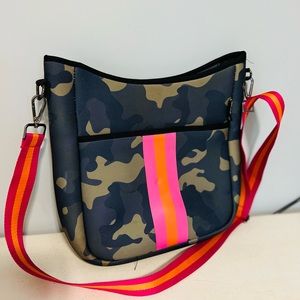 Threaded pear neoprene crossbody